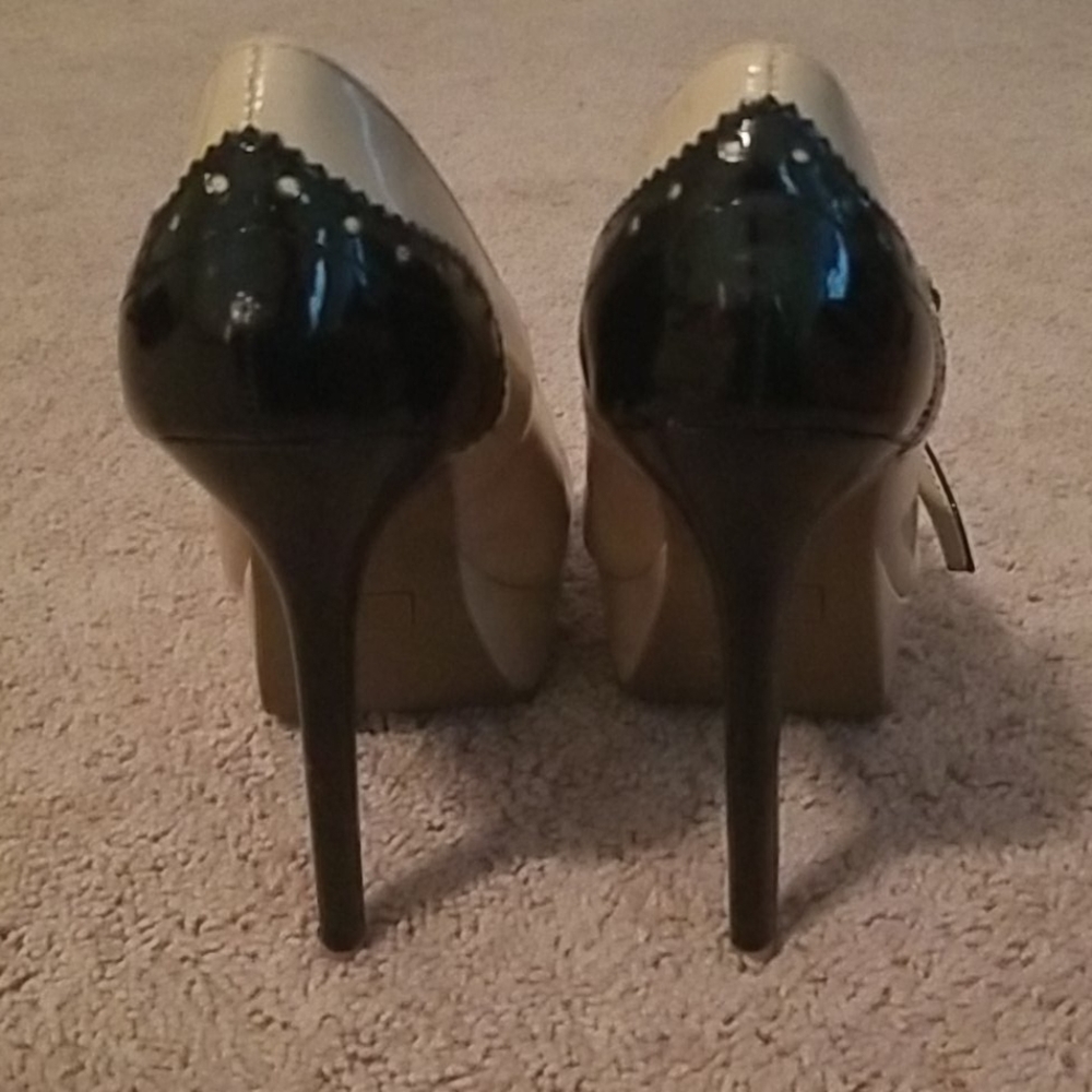 Shoes - Picture 2 of 4